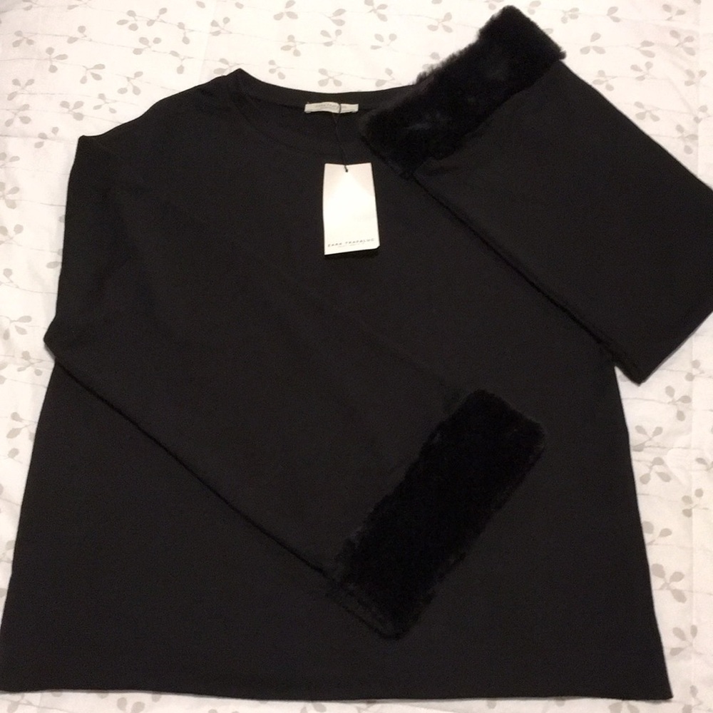 Zara black knit top with faux fur wristlets NWT M